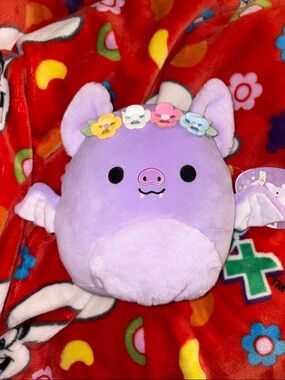 Nicolas 8 inch Easter 2026 purple
Bat Squishmallows plush NEW QUICK SHIP